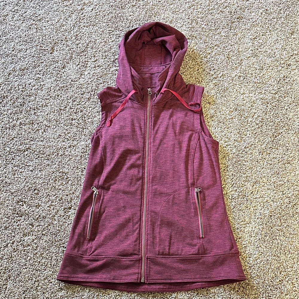 Sleeveless Hooded Zip-Front Vest in Plum